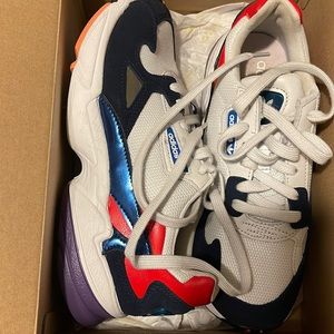 Adidas Falcon womens size 7.5